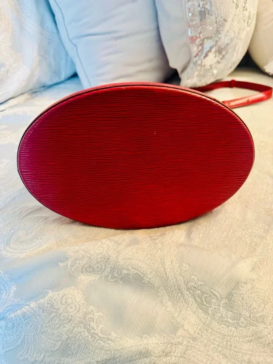 Louis Vuitton Red Cluny Epi Leather Bucket Shoulder Bag - Picture 11 of 13